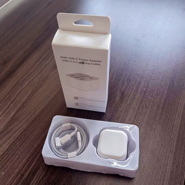 20W Type-C Phone Charger-2_Branzaly